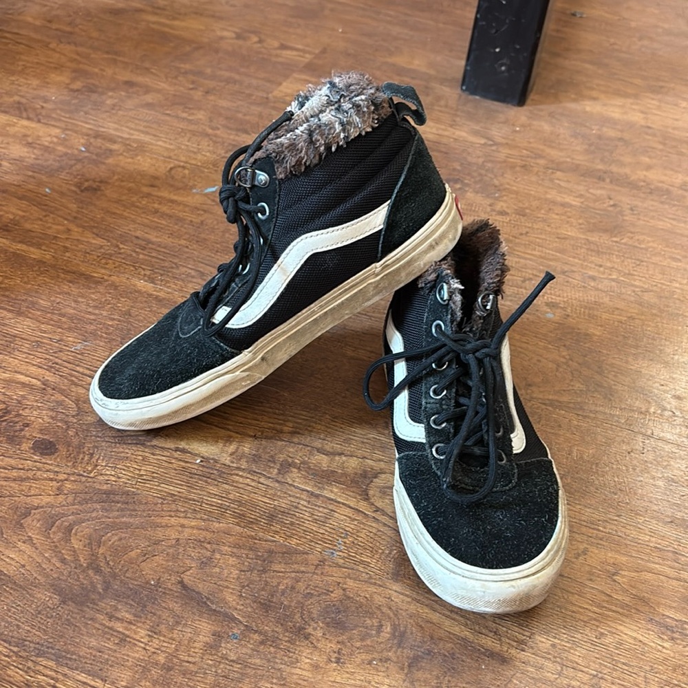 Fur Black Vans